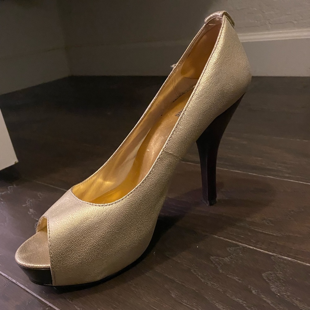 Michael Kors Gold Stilettos (size 8.5)